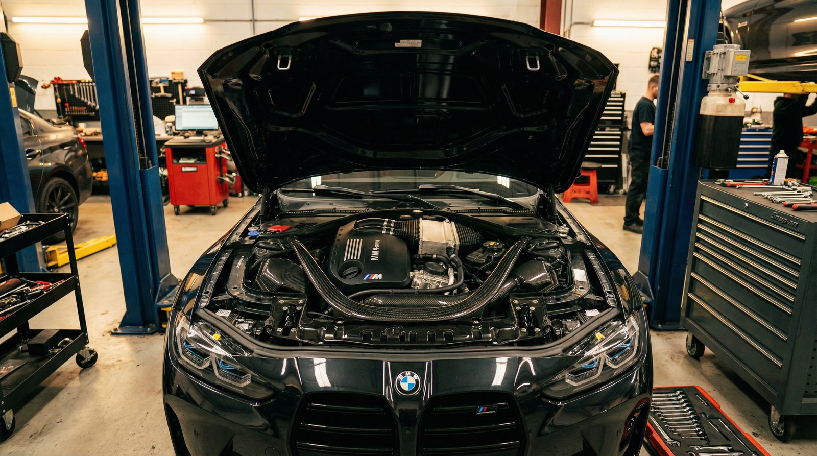 歪歪漫画发动机改装视频